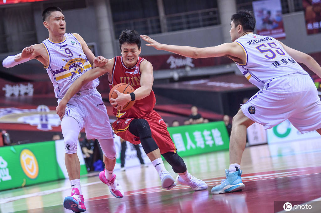 今晨托特纳姆手感冰凉：荷甲节点到来，话题不断，赛程密集仍需轮换的简单介绍