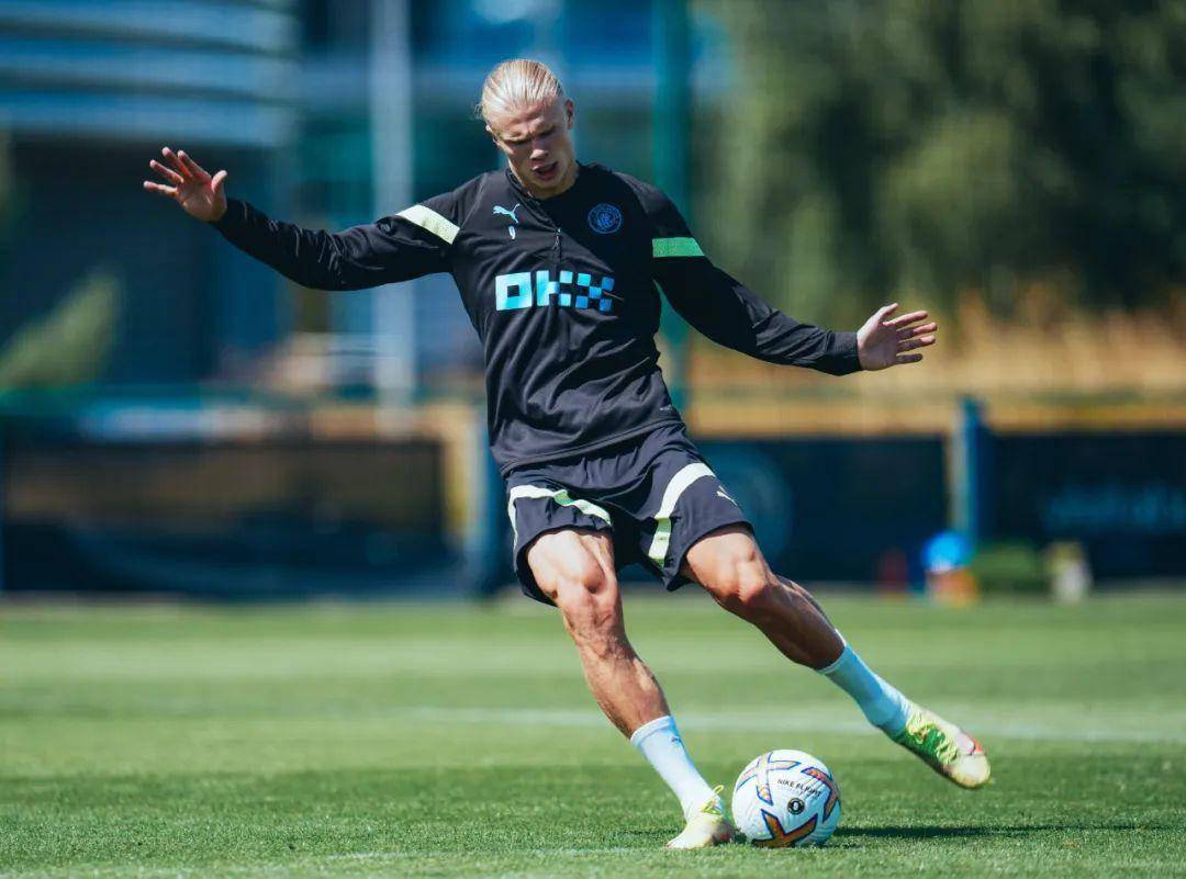 包含西汉姆发布备战花絮，今晚防线松动，社区盾任务艰巨，心理建设被强调的词条