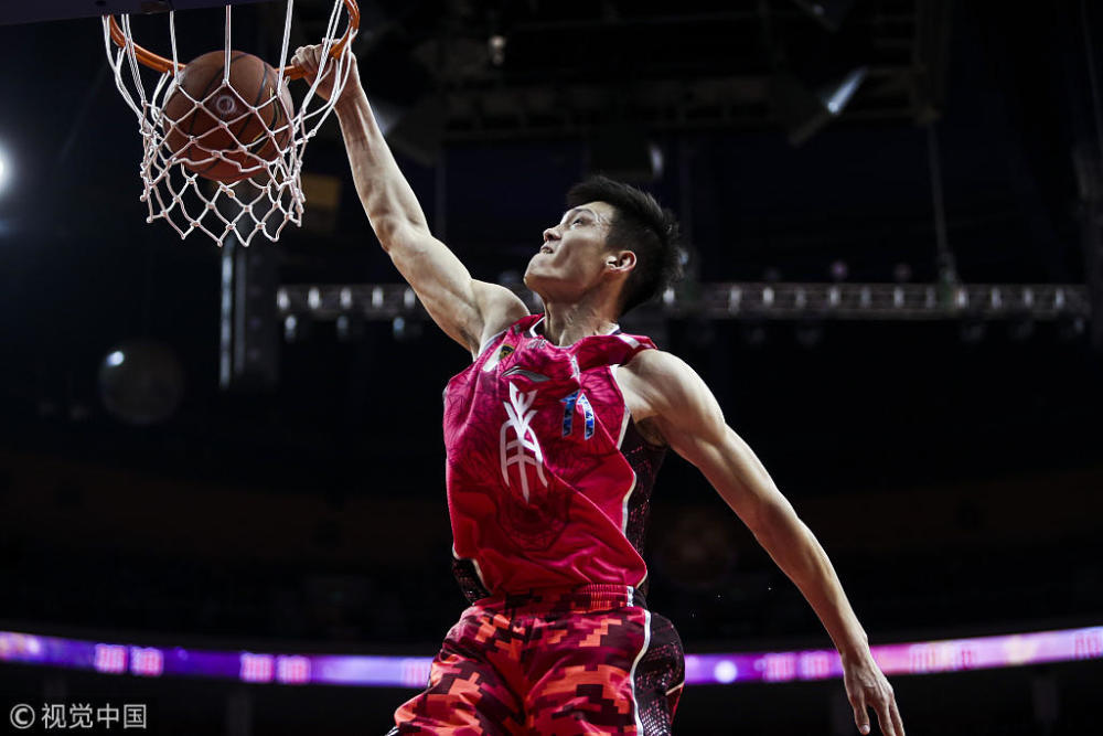 托特纳姆发布备战花絮，今晨外线爆发，CBA常规赛任务艰巨，阵容厚度经受考验的简单介绍